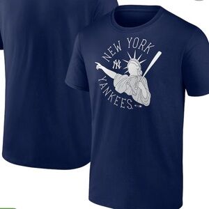 New York Yankees Statue of Liberty t-shirt adult small